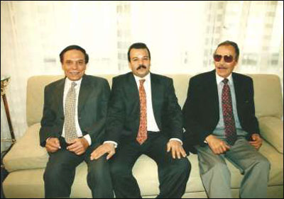 مرافق عرفات ينشر صوراً تروي أيام الفرح والترح في حياة الشهيد صورة رقم 20 مرافق عرفات ينشر صوراً تروي أيام الفرح والترح في حياة الشهيد صورة رقم 20