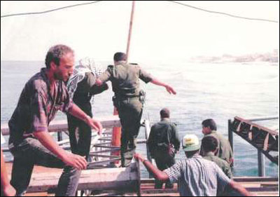 مرافق عرفات ينشر صوراً تروي أيام الفرح والترح في حياة الشهيد صورة رقم 24 مرافق عرفات ينشر صوراً تروي أيام الفرح والترح في حياة الشهيد صورة رقم 24