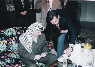 مرافق عرفات ينشر صوراً تروي أيام الفرح والترح في حياة الشهيد صورة رقم 28 مرافق عرفات ينشر صوراً تروي أيام الفرح والترح في حياة الشهيد صورة رقم 28