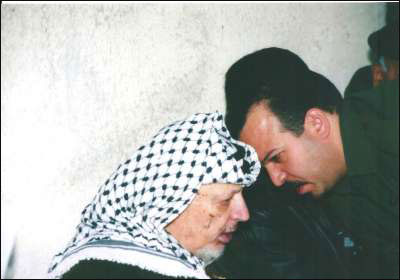 مرافق عرفات ينشر صوراً تروي أيام الفرح والترح في حياة الشهيد صورة رقم 33 مرافق عرفات ينشر صوراً تروي أيام الفرح والترح في حياة الشهيد صورة رقم 33