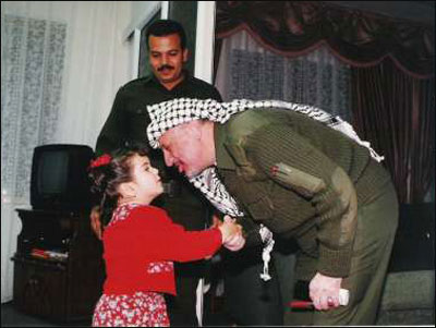 مرافق عرفات ينشر صوراً تروي أيام الفرح والترح في حياة الشهيد صورة رقم 44 مرافق عرفات ينشر صوراً تروي أيام الفرح والترح في حياة الشهيد صورة رقم 44