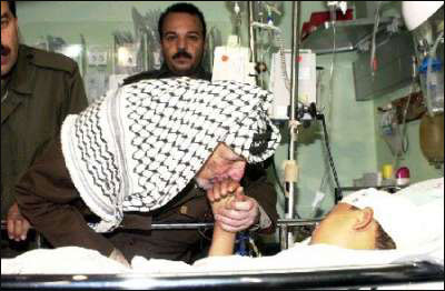 مرافق عرفات ينشر صوراً تروي أيام الفرح والترح في حياة الشهيد صورة رقم 47 مرافق عرفات ينشر صوراً تروي أيام الفرح والترح في حياة الشهيد صورة رقم 47