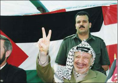 مرافق عرفات ينشر صوراً تروي أيام الفرح والترح في حياة الشهيد صورة رقم 49 مرافق عرفات ينشر صوراً تروي أيام الفرح والترح في حياة الشهيد صورة رقم 49