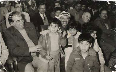 مرافق عرفات ينشر صوراً تروي أيام الفرح والترح في حياة الشهيد صورة رقم 54 مرافق عرفات ينشر صوراً تروي أيام الفرح والترح في حياة الشهيد صورة رقم 54