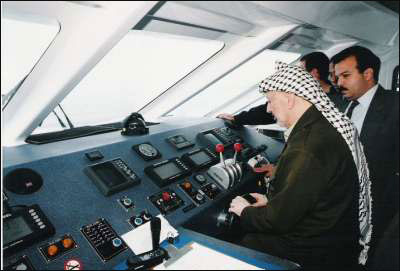 مرافق عرفات ينشر صوراً تروي أيام الفرح والترح في حياة الشهيد صورة رقم 56 مرافق عرفات ينشر صوراً تروي أيام الفرح والترح في حياة الشهيد صورة رقم 56