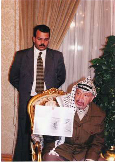 مرافق عرفات ينشر صوراً تروي أيام الفرح والترح في حياة الشهيد صورة رقم 62 مرافق عرفات ينشر صوراً تروي أيام الفرح والترح في حياة الشهيد صورة رقم 62