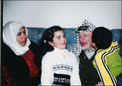 مرافق عرفات ينشر صوراً تروي أيام الفرح والترح في حياة الشهيد صورة رقم 73 مرافق عرفات ينشر صوراً تروي أيام الفرح والترح في حياة الشهيد صورة رقم 73