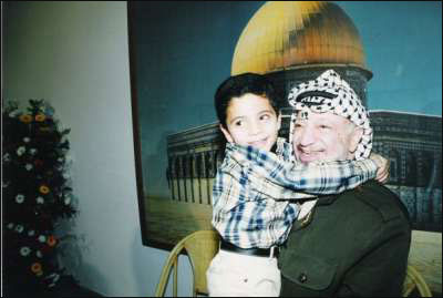 مرافق عرفات ينشر صوراً تروي أيام الفرح والترح في حياة الشهيد صورة رقم 74 مرافق عرفات ينشر صوراً تروي أيام الفرح والترح في حياة الشهيد صورة رقم 74