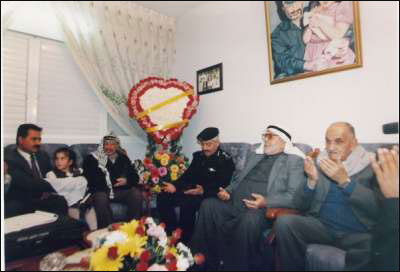 مرافق عرفات ينشر صوراً تروي أيام الفرح والترح في حياة الشهيد صورة رقم 75 مرافق عرفات ينشر صوراً تروي أيام الفرح والترح في حياة الشهيد صورة رقم 75