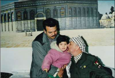 مرافق عرفات ينشر صوراً تروي أيام الفرح والترح في حياة الشهيد صورة رقم 76 مرافق عرفات ينشر صوراً تروي أيام الفرح والترح في حياة الشهيد صورة رقم 76