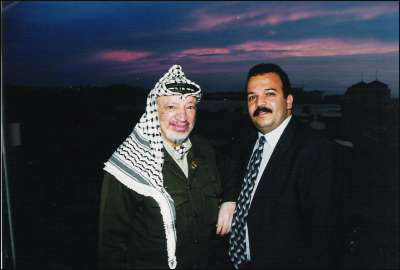 مرافق عرفات ينشر صوراً تروي أيام الفرح والترح في حياة الشهيد صورة رقم 79 مرافق عرفات ينشر صوراً تروي أيام الفرح والترح في حياة الشهيد صورة رقم 79