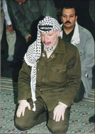 مرافق عرفات ينشر صوراً تروي أيام الفرح والترح في حياة الشهيد صورة رقم 92 مرافق عرفات ينشر صوراً تروي أيام الفرح والترح في حياة الشهيد صورة رقم 92