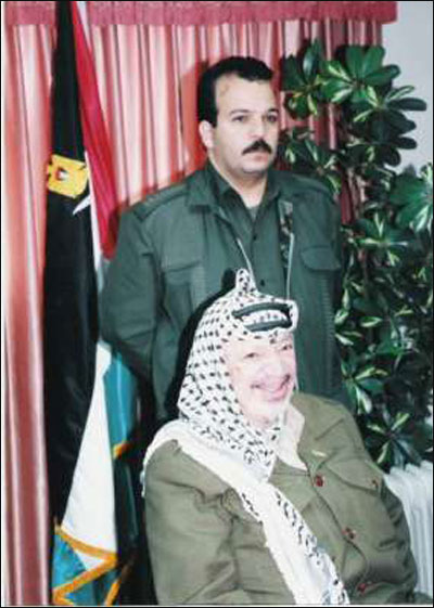 مرافق عرفات ينشر صوراً تروي أيام الفرح والترح في حياة الشهيد صورة رقم 93 مرافق عرفات ينشر صوراً تروي أيام الفرح والترح في حياة الشهيد صورة رقم 93