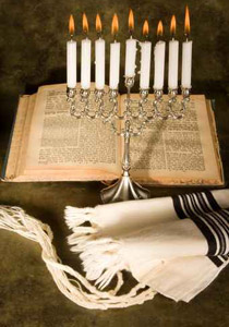 اسرائيل تهرب كتب توراة تاريخية من دمشق على طريقة 