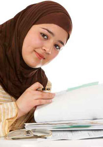 طالبها بخلع الحجاب لخوفه من الغش فرفضت وطردت من المدرسة صورة رقم 1