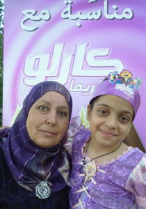 عشرات الأمهات تفاجئن أولادهن عبر 