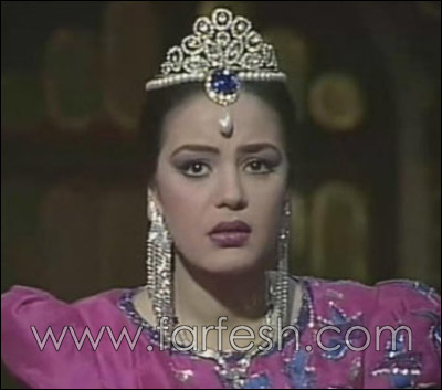 بالصور.. فنانات عربيات تتحلين بالجرأة وتزينّ شعرهن بالتاج صورة رقم 4 بالصور.. فنانات عربيات تتحلين بالجرأة وتزينّ شعرهن بالتاج صورة رقم 4