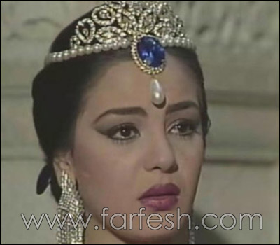 بالصور.. فنانات عربيات تتحلين بالجرأة وتزينّ شعرهن بالتاج صورة رقم 3 بالصور.. فنانات عربيات تتحلين بالجرأة وتزينّ شعرهن بالتاج صورة رقم 3