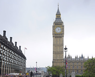 ساعة بيج بن الشهيرة تميل بشكل ملحوظ!! صورة رقم 1