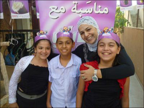 عشرات الأمهات فاجئن أولادهن عبر 