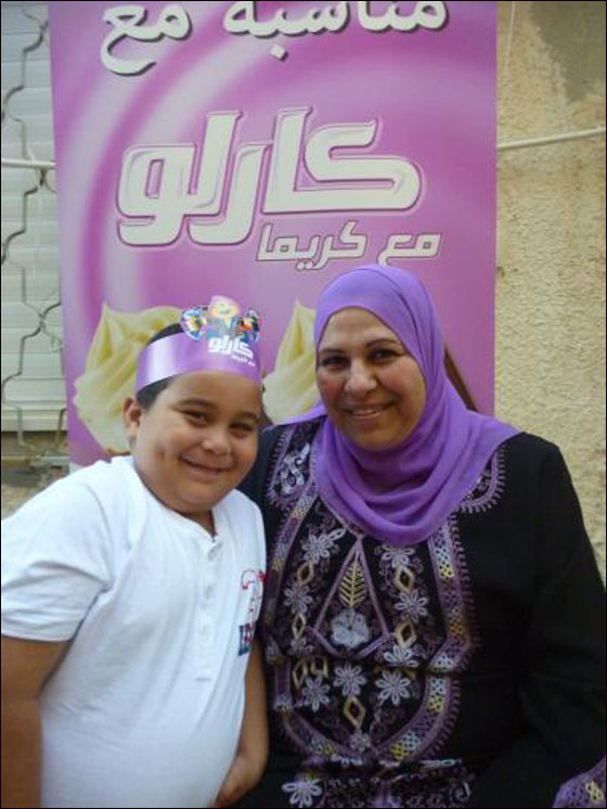 عشرات الأمهات فاجئن أولادهن عبر 