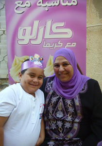 عشرات الأمهات فاجئن أولادهن عبر 