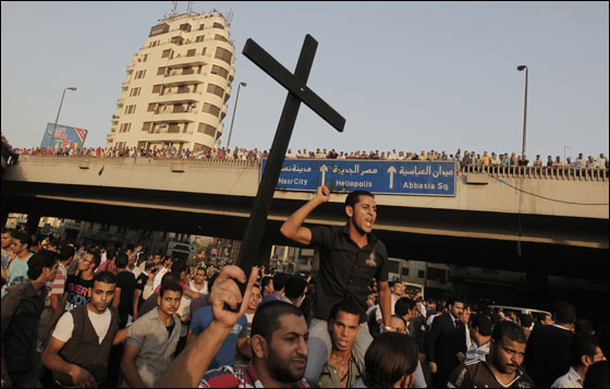 بالصور.. تشييع جثامين  ضحايا أحداث ماسبيرو في القاهرة  صورة رقم 13