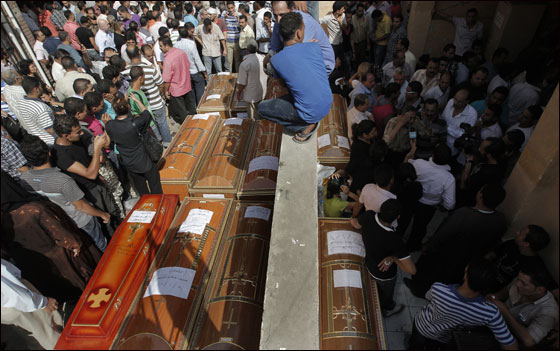 بالصور.. تشييع جثامين  ضحايا أحداث ماسبيرو في القاهرة  صورة رقم 16