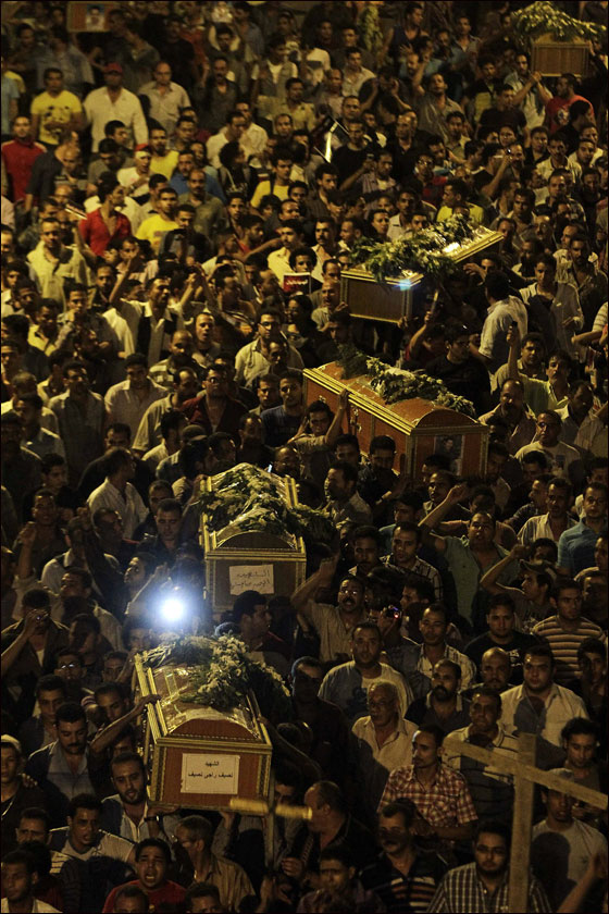 بالصور.. تشييع جثامين  ضحايا أحداث ماسبيرو في القاهرة  صورة رقم 25