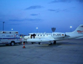 ليمنع زوجته من السفر.. ادعى وجود قنبلة على متن الطائرة!! صورة رقم 1 ليمنع زوجته من السفر.. ادعى وجود قنبلة على متن الطائرة!! صورة رقم 1