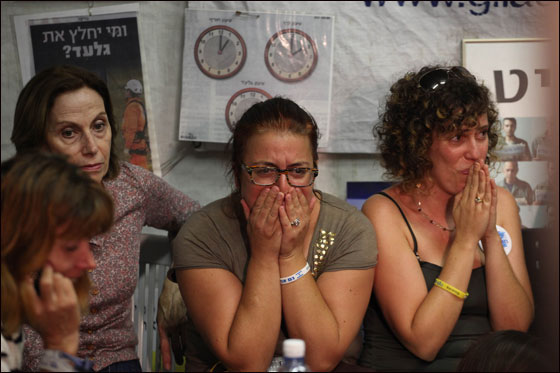 جلعاد شاليط يصل الى القاهرة في انتظار اتمام الصفقة!!  صورة رقم 5