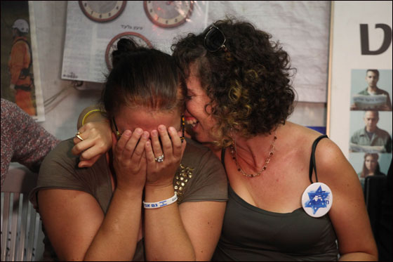 جلعاد شاليط يصل الى القاهرة في انتظار اتمام الصفقة!!  صورة رقم 4