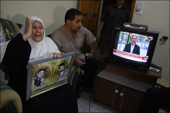 ماذا تقول الصحف الالمانية حول صفقة تبادل الاسرى؟!  صورة رقم 12