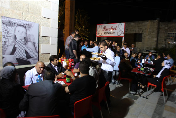 تفاصيل حياة راشيل كوري حتى لحظة دهسها بجرافة اسرائيلية صورة رقم 2