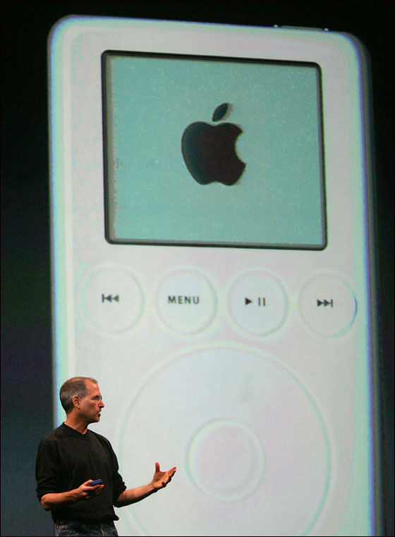 والدة ستيف جوبز تعاني الخرف ولم تعلم بوفاة ابنها  صورة رقم 7