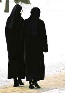 اسبانيا: راهبات يتورطن باختطاف 300 الف طفل! صورة رقم 1 اسبانيا: راهبات يتورطن باختطاف 300 الف طفل! صورة رقم 1