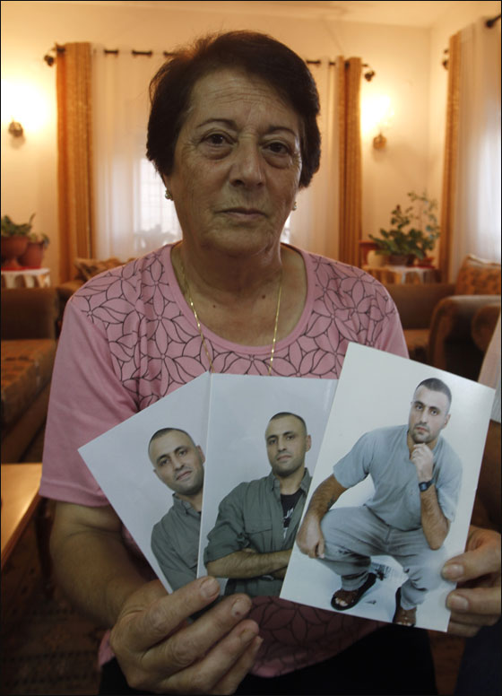 اسرائيل تحتجز 5800 اسير بينهم نساء وقاصرين! صورة رقم 5 اسرائيل تحتجز 5800 اسير بينهم نساء وقاصرين! صورة رقم 5