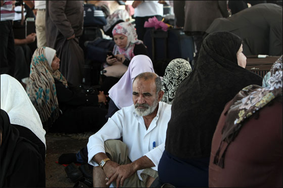 اسرى فلسطين يتنفسون الحرية والجندي شاليط يعود الى بيته  صورة رقم 12