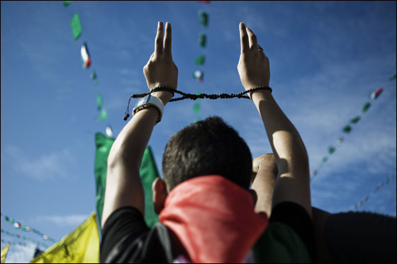 كتائب القسام تعاملنا مع شاليط وفق اخلاق الاسلام والعدو نكل باسرانا صورة رقم 23