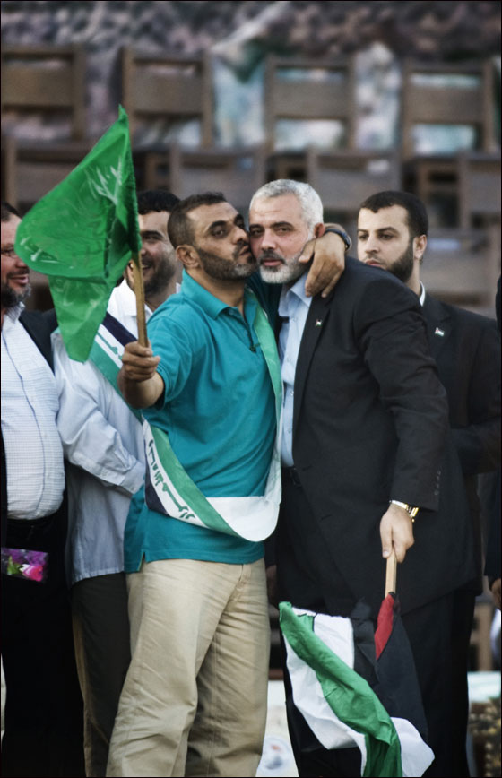 كتائب القسام تعاملنا مع شاليط وفق اخلاق الاسلام والعدو نكل باسرانا صورة رقم 33