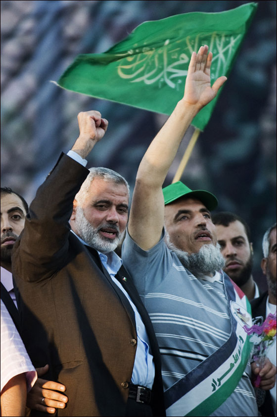 كتائب القسام تعاملنا مع شاليط وفق اخلاق الاسلام والعدو نكل باسرانا صورة رقم 20