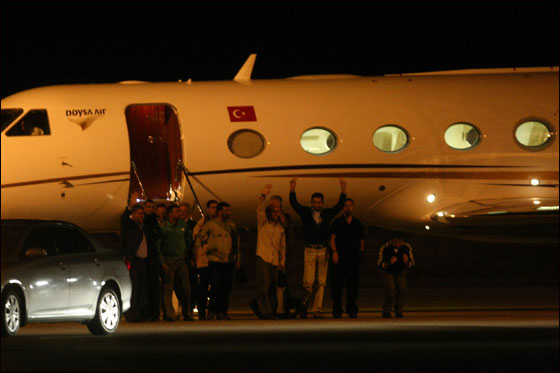 كتائب القسام تعاملنا مع شاليط وفق اخلاق الاسلام والعدو نكل باسرانا صورة رقم 34