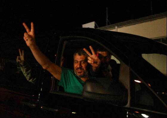 كتائب القسام تعاملنا مع شاليط وفق اخلاق الاسلام والعدو نكل باسرانا صورة رقم 29