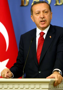 مسلحون اكراد يقتلون 25 جنديا تركيا واردوغان يتوعد برد مؤلم! صورة رقم 1