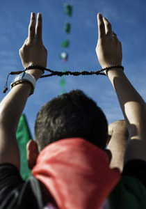 عائلة يهودية تخصص 100 الف دولار لمن يقتل اسيرين محررين!! صورة رقم 1