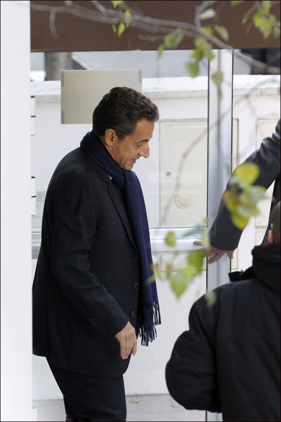 بابا ساركوزي.. كارلا بروني ترزق بمولودة ولم تعلن عن اسمها!  صورة رقم 4