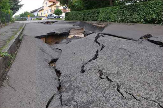 مخاوف من تسونامي باليابان بعد ان ضرب المنطقة زلزال بقوة 6.2 درجة صورة رقم 1