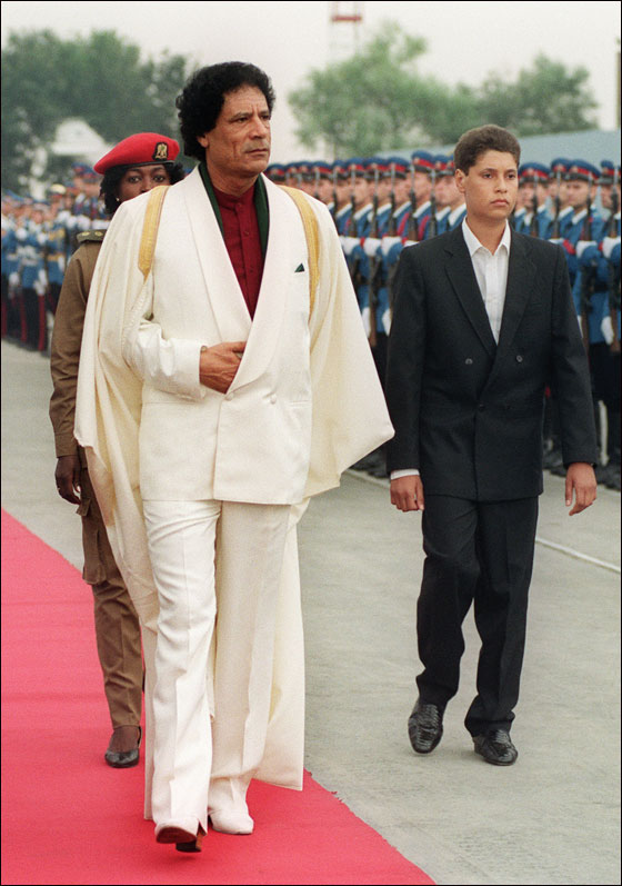 وصية القذافي: ادفنوني في سرت وعاملوا عائلتي معاملة حسنة!  صورة رقم 11