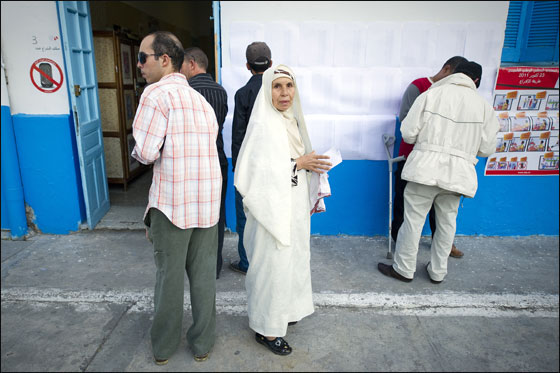 لأول مرة في التاريخ.. الشعب التونسي يصوت بحرية للإنتخابات!! صورة رقم 5