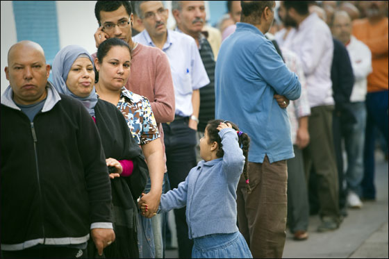 لأول مرة في التاريخ.. الشعب التونسي يصوت بحرية للإنتخابات!! صورة رقم 11